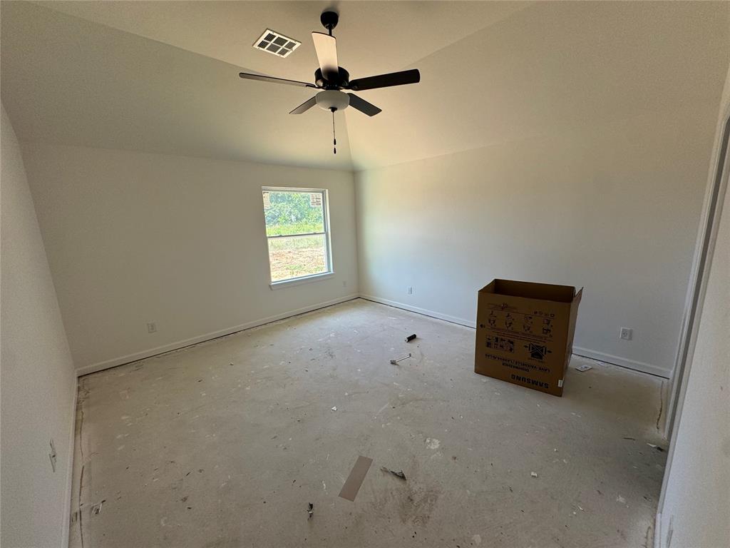 20658 Brush Creek Boulevard Property Photo 4