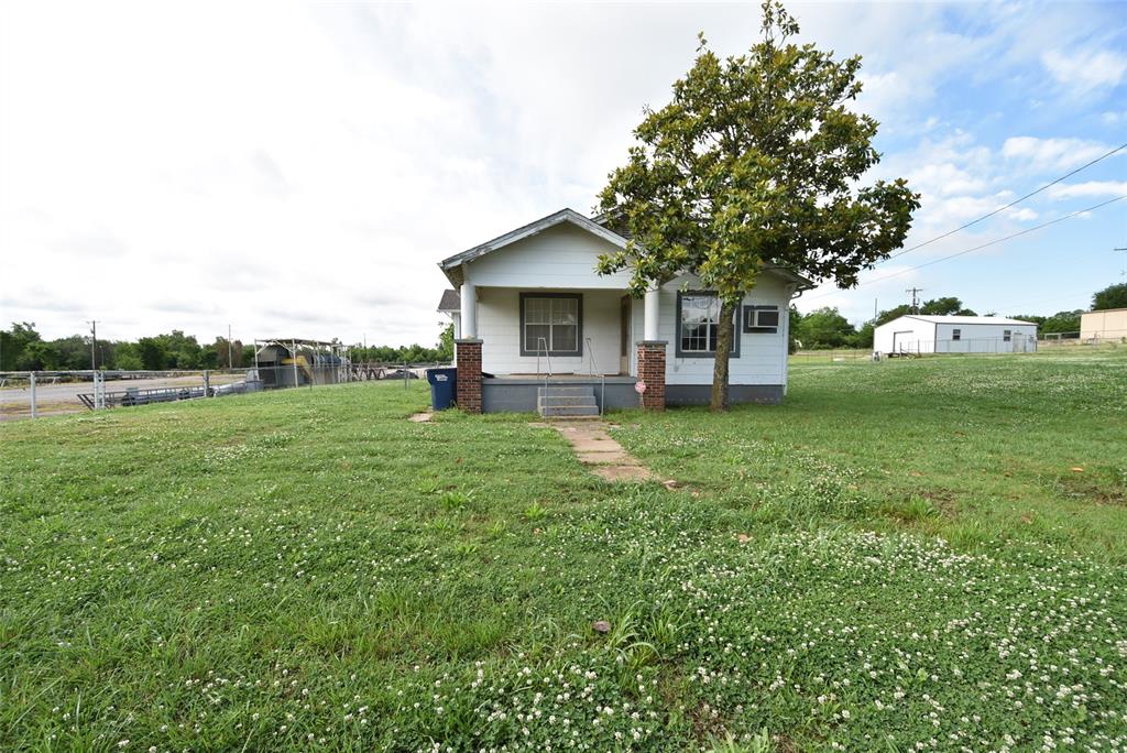 815 W Broadway Property Photo