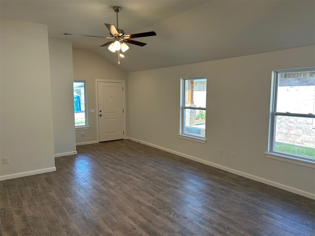 3008 Nw 196th Place Property Photo 6