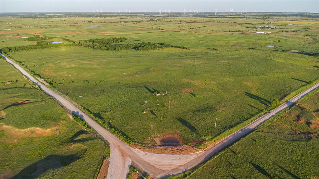 18992 Ne County Line Road Property Photo