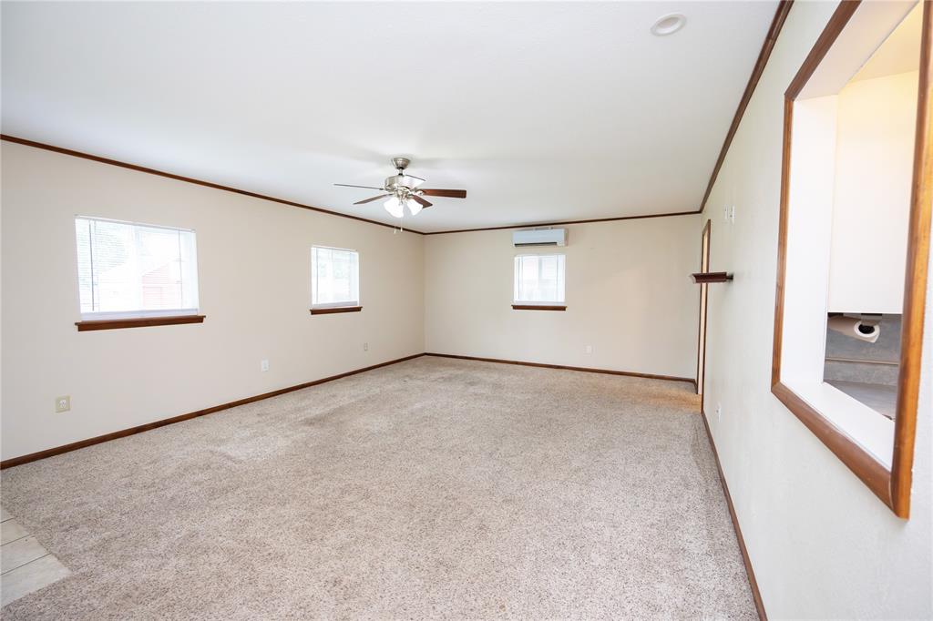 2000 Meadowbrook Street Property Photo 5
