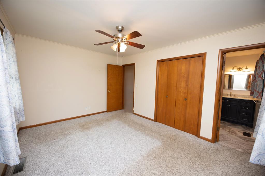 2000 Meadowbrook Street Property Photo 9