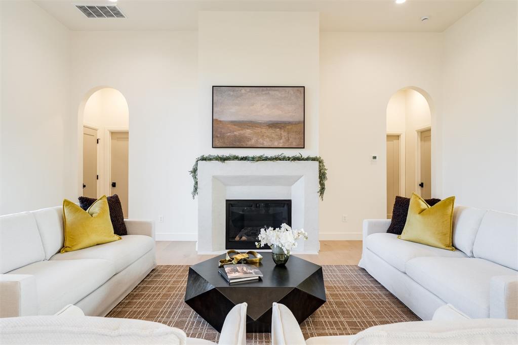 10113 Jaeman Way Property Photo 8