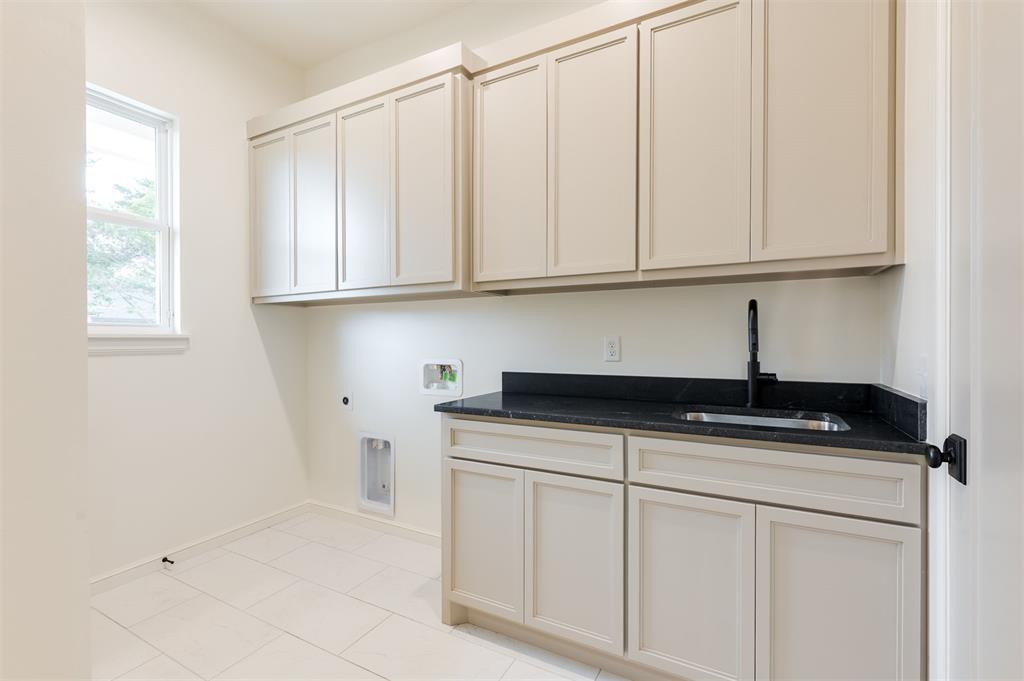 10113 Jaeman Way Property Photo 36