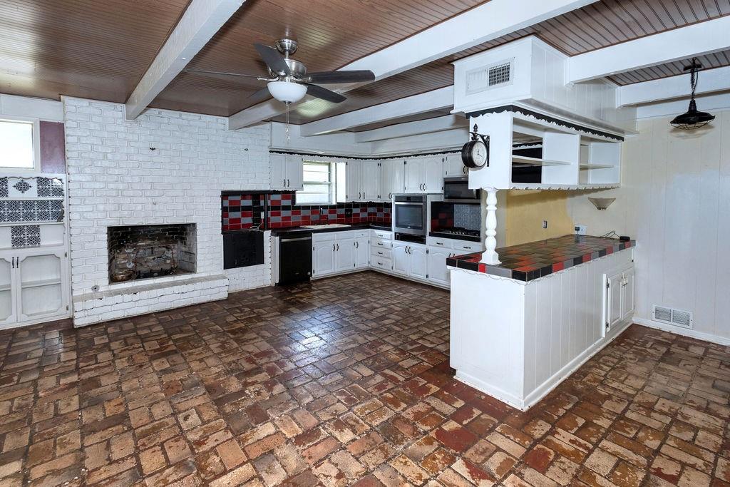808 Palm Drive Property Photo 13