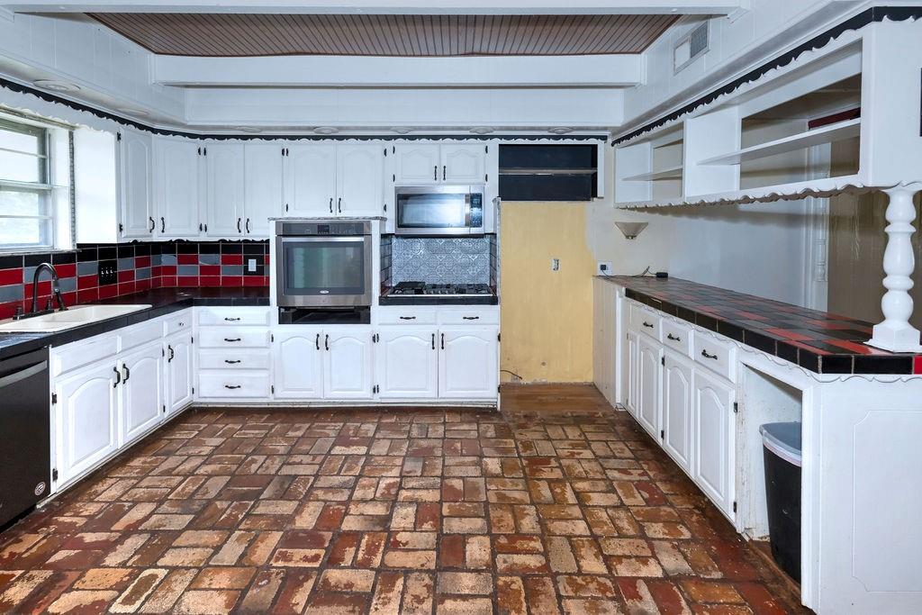 808 Palm Drive Property Photo 15