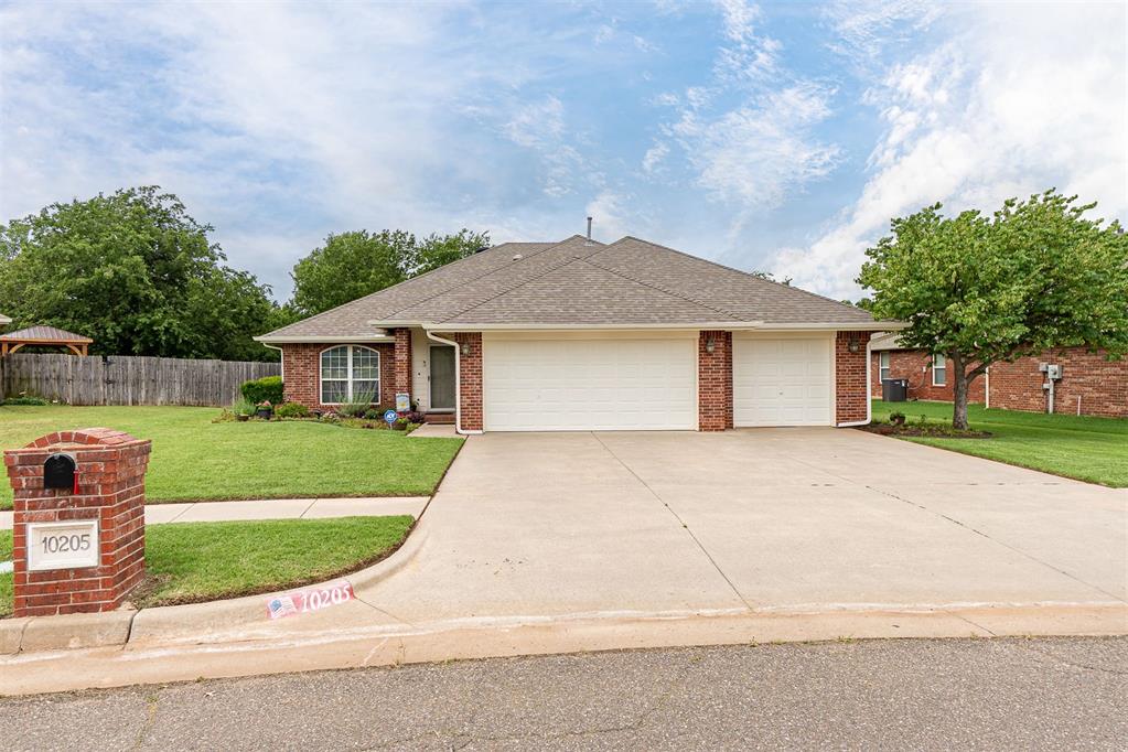 10205 Queensbury Drive Property Photo 3
