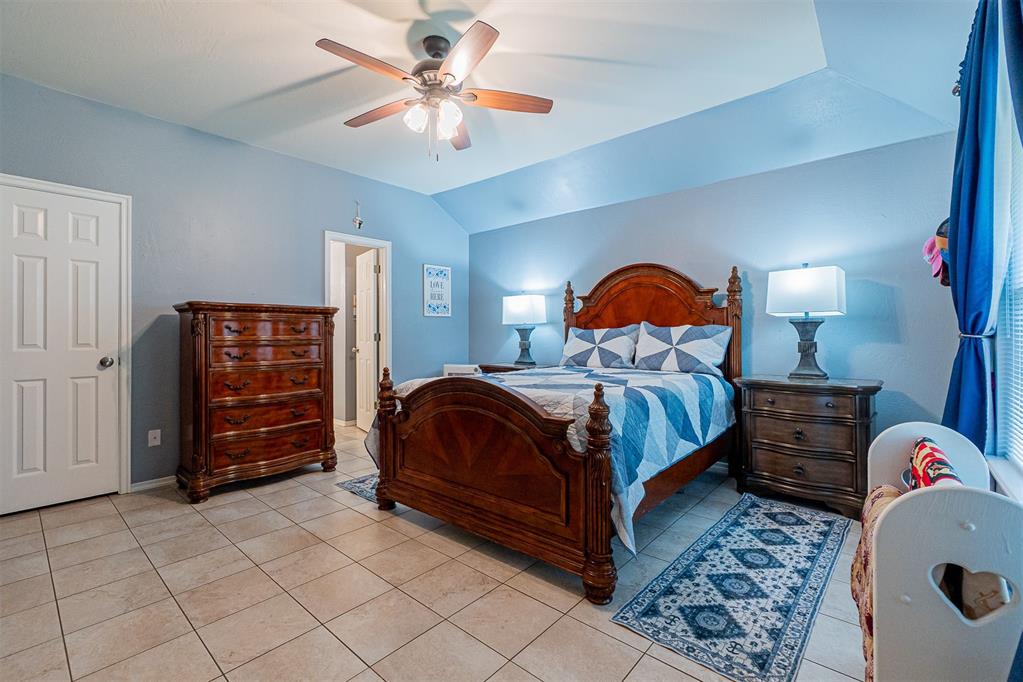 10205 Queensbury Drive Property Photo 7