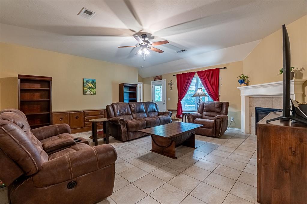 10205 Queensbury Drive Property Photo 16