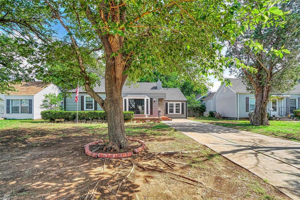 1016 E Cypress Street Property Photo