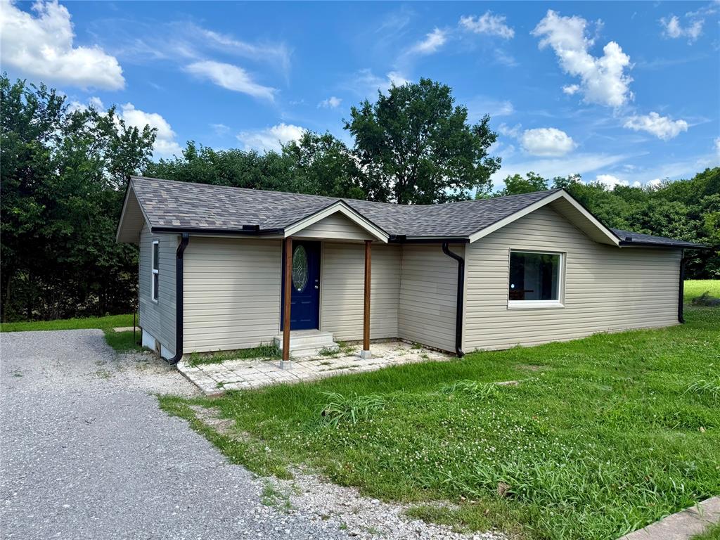 409 N Bryan Avenue Property Photo 1