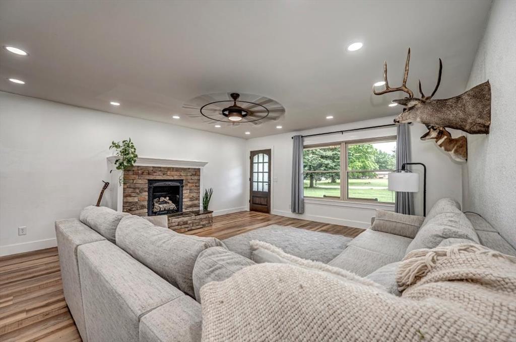 2401 Davis Road Property Photo 7