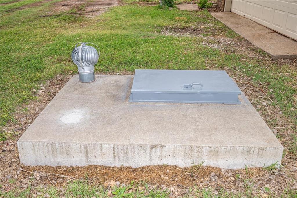 2401 Davis Road Property Photo 36