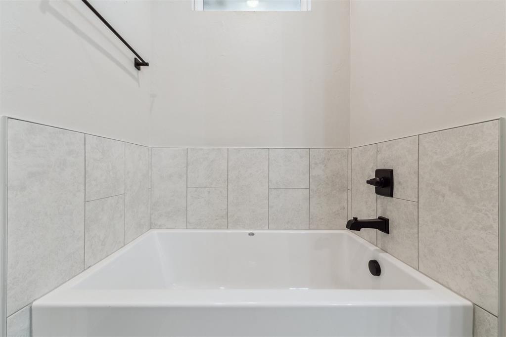 124 W 5th Street Property Photo 25