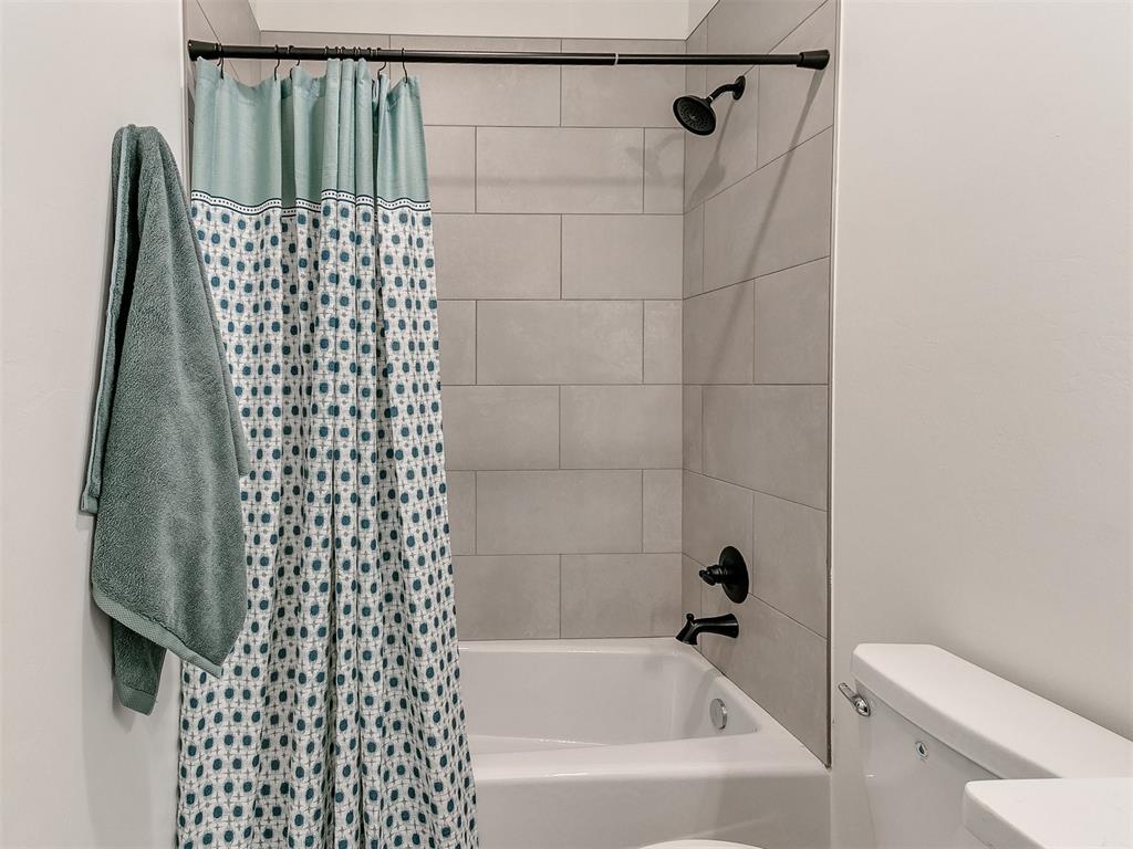 9316 Nw 84th Street Property Photo 9