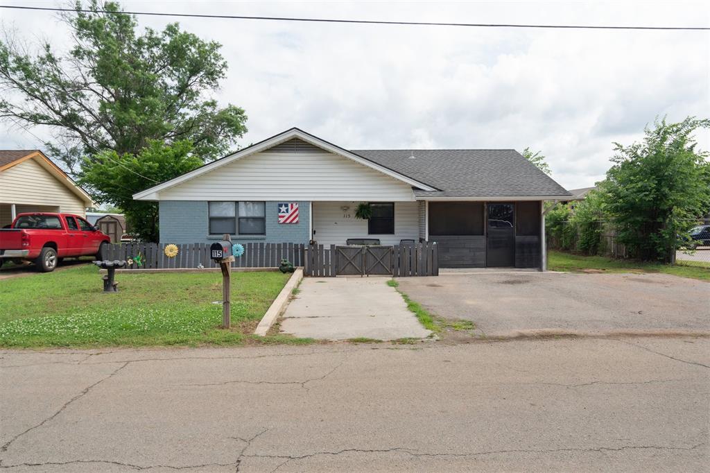 115 W Green Street Property Photo 2