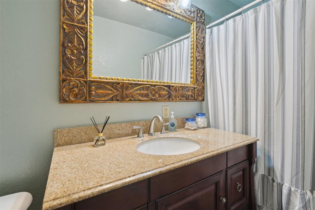 115 W Green Street Property Photo 6