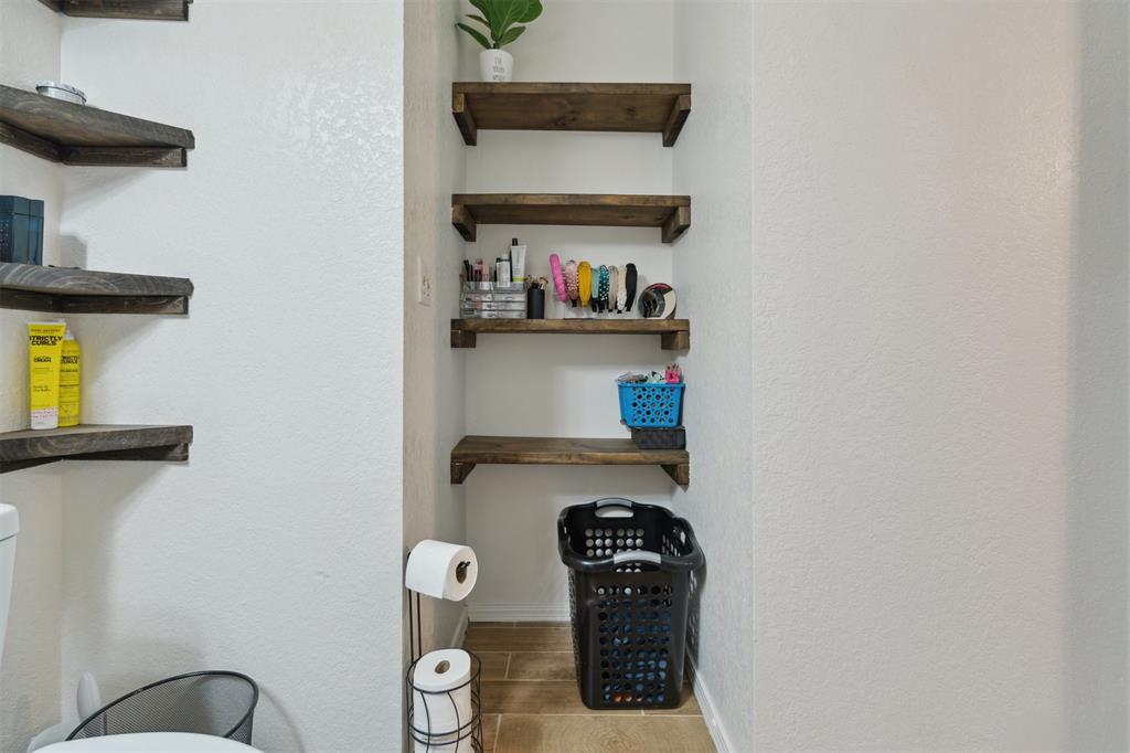 115 W Green Street Property Photo 12