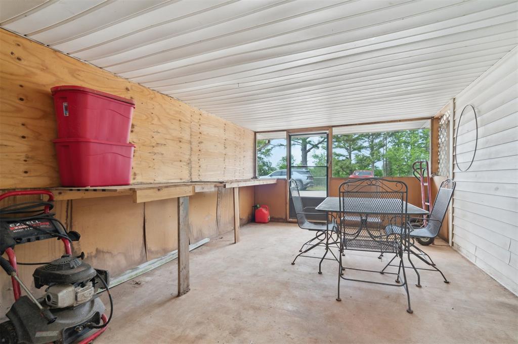 115 W Green Street Property Photo 32