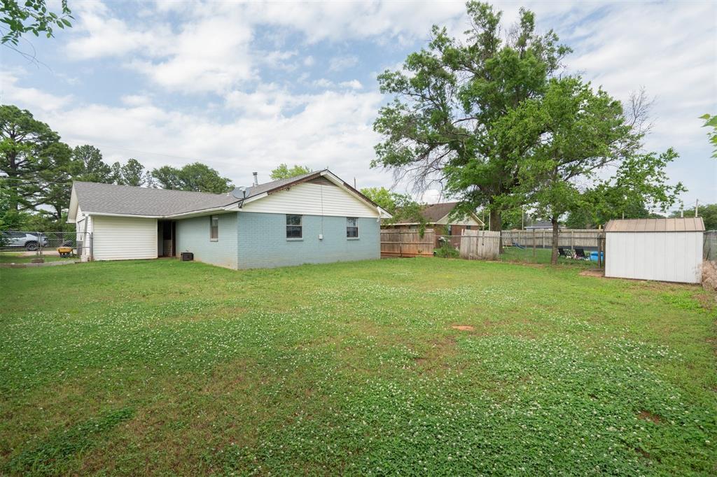 115 W Green Street Property Photo 36