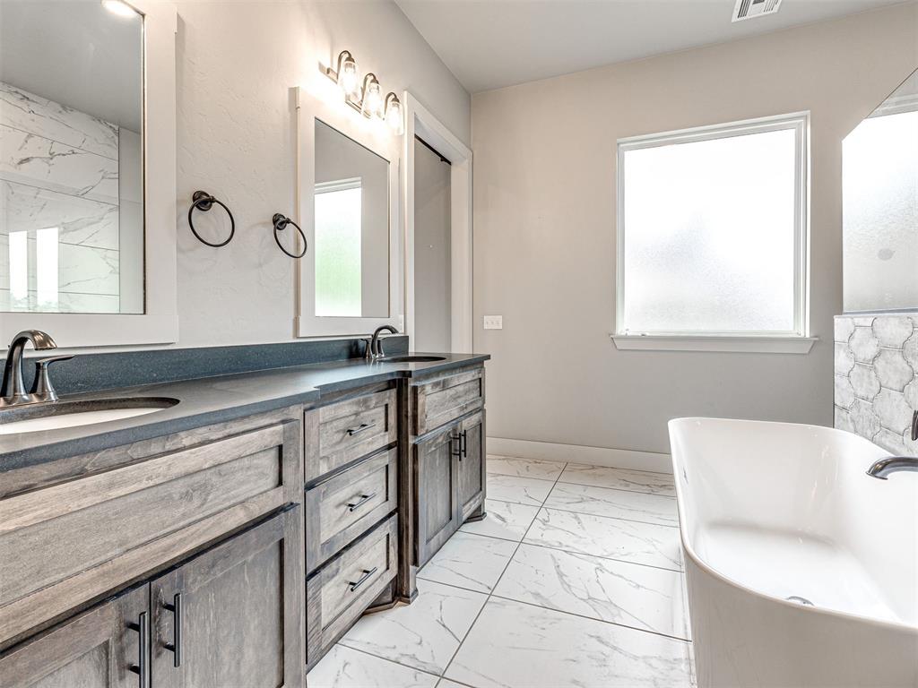 4900 Sunspear Drive Property Photo 20