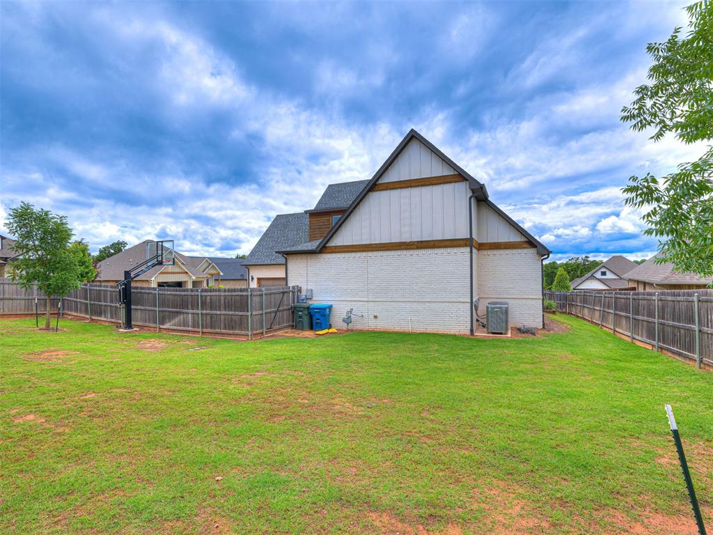 4900 Sunspear Drive Property Photo 29