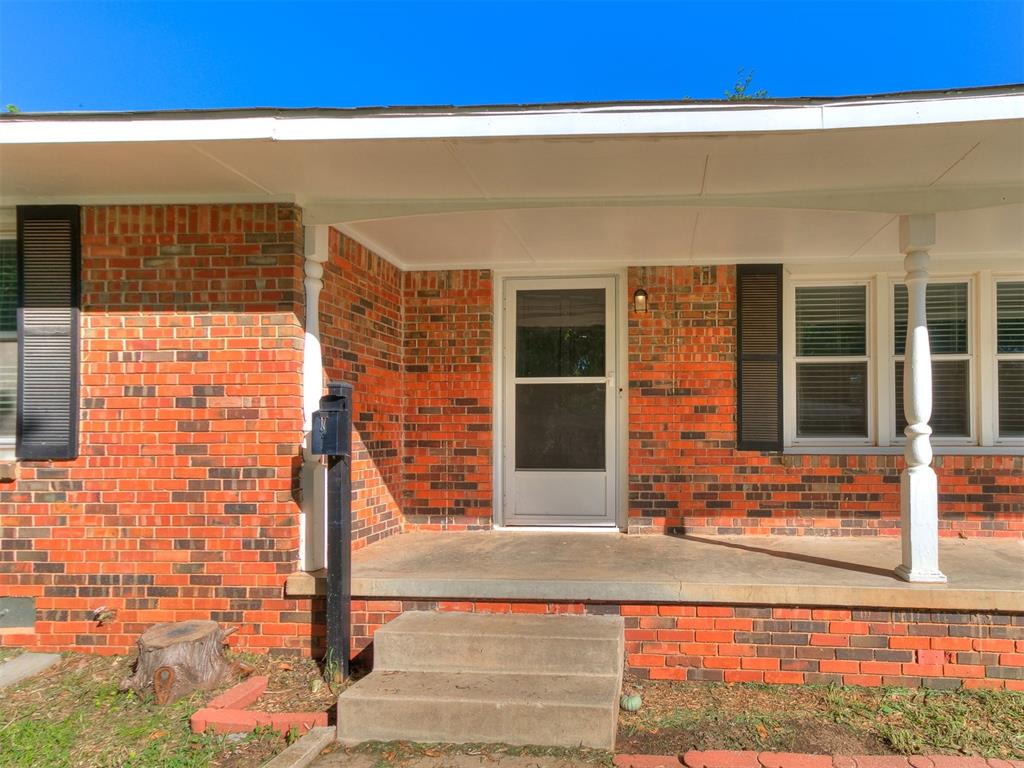 813 E Towry Drive Property Photo 5