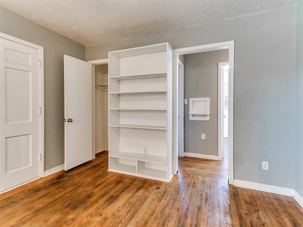 813 E Towry Drive Property Photo 8
