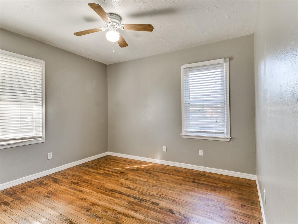 813 E Towry Drive Property Photo 9