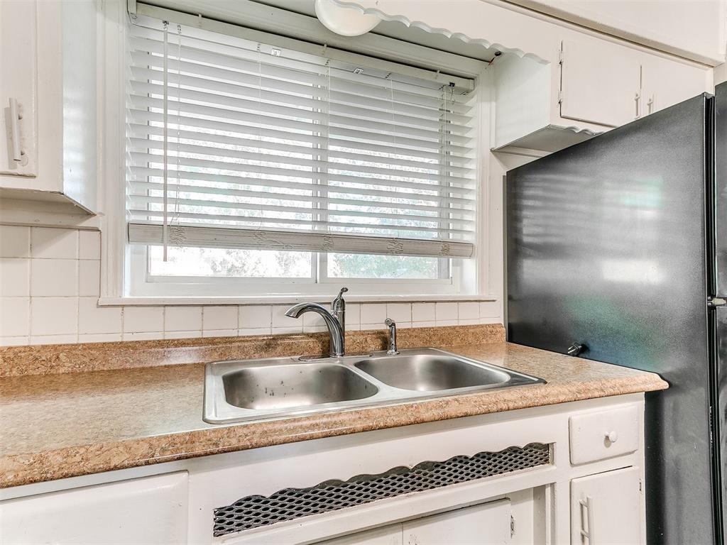 813 E Towry Drive Property Photo 18