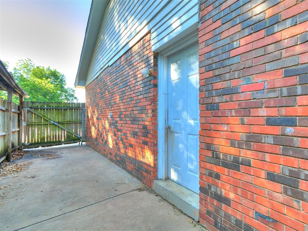 813 E Towry Drive Property Photo 23