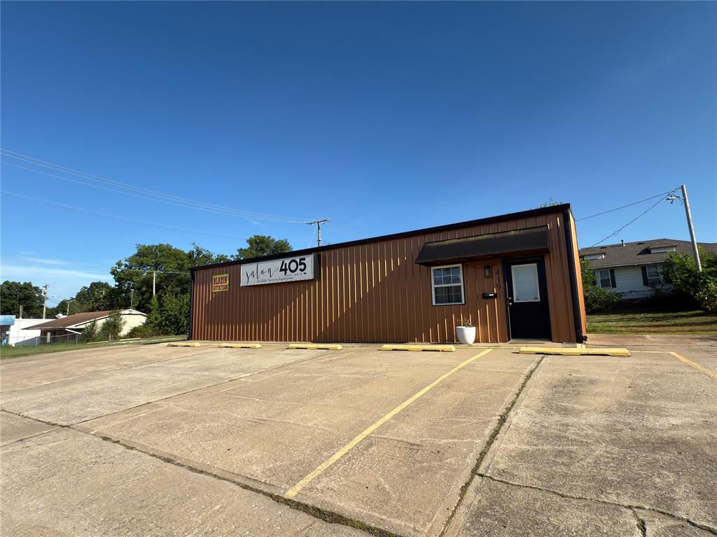 419 W Strother Avenue Property Photo 1