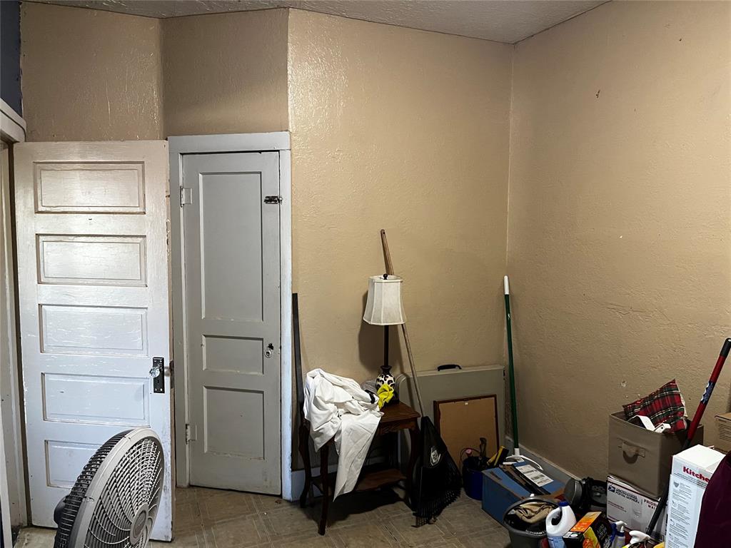 305 N Reimer Street Property Photo 16