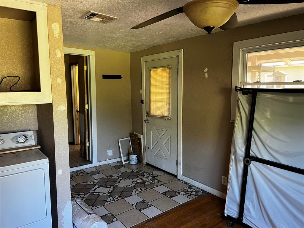 305 N Reimer Street Property Photo 19