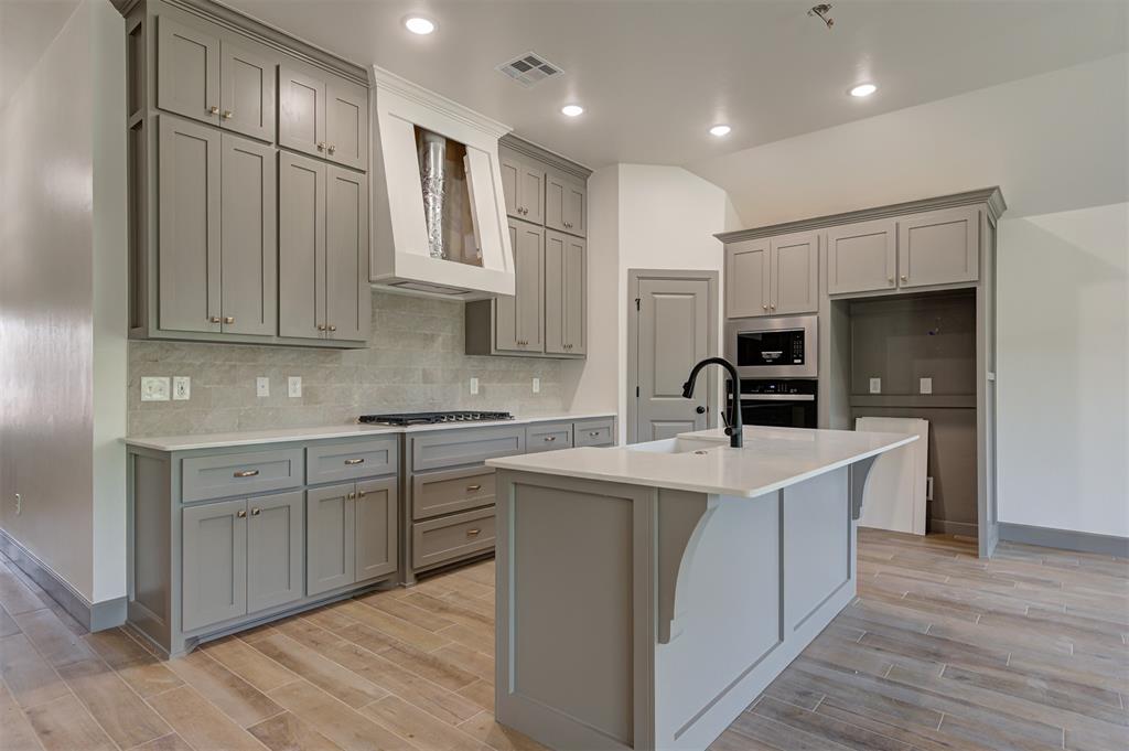 12100 Rockbed Drive Property Photo 7