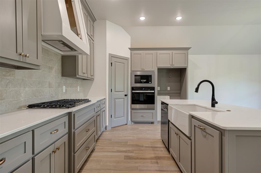 12100 Rockbed Drive Property Photo 9