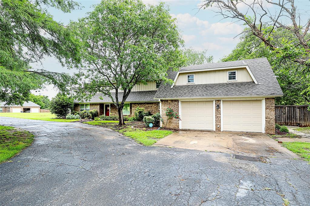 312 Woods Lane Property Photo 1