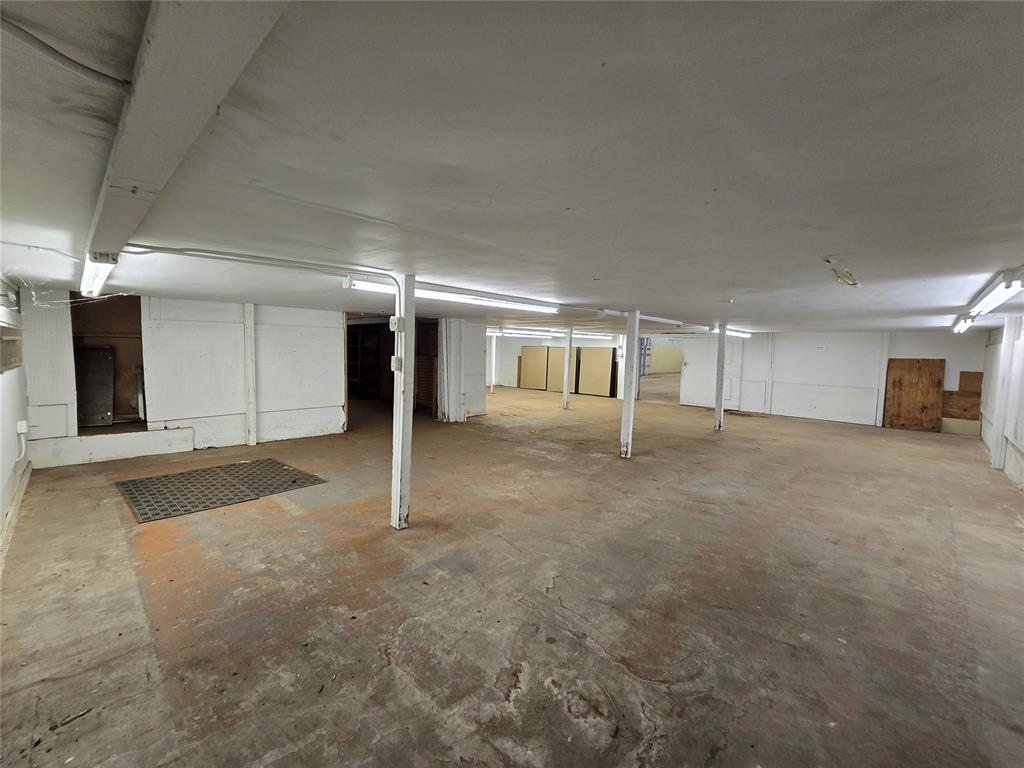 501 E Main Street Property Photo 21