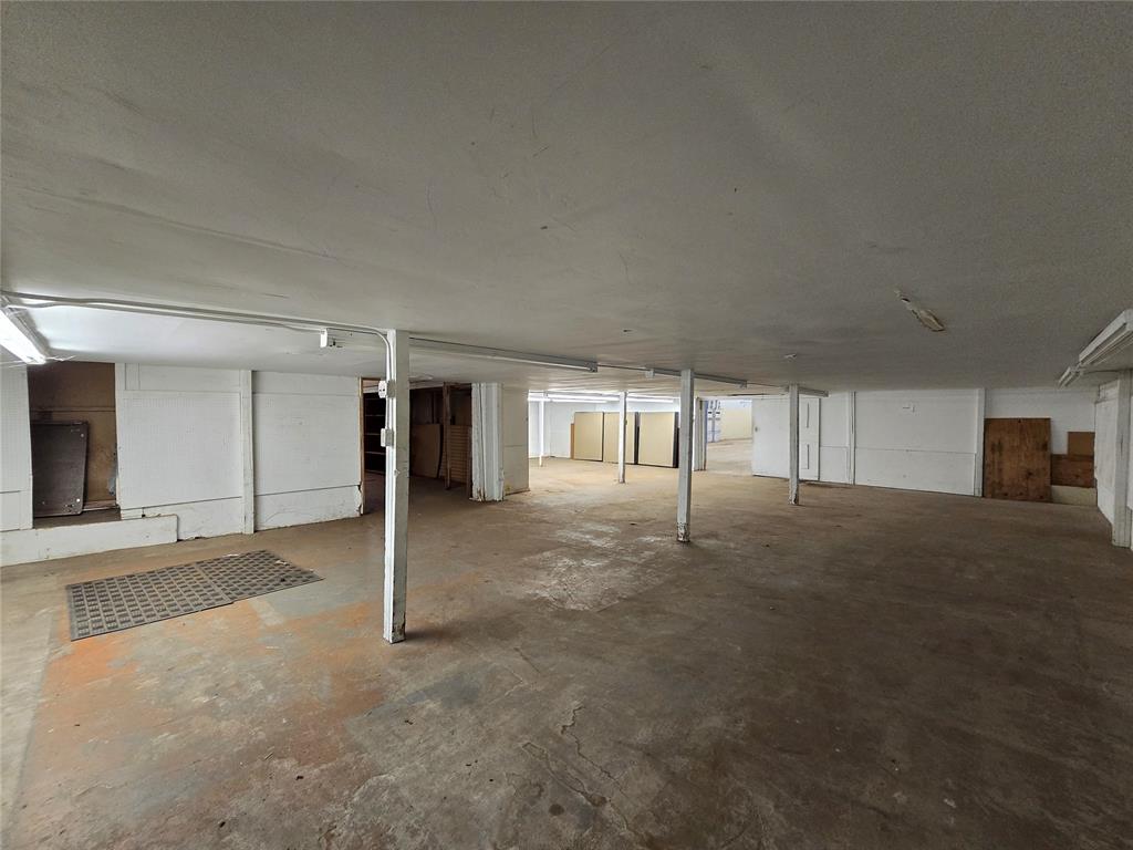 501 E Main Street Property Photo 22