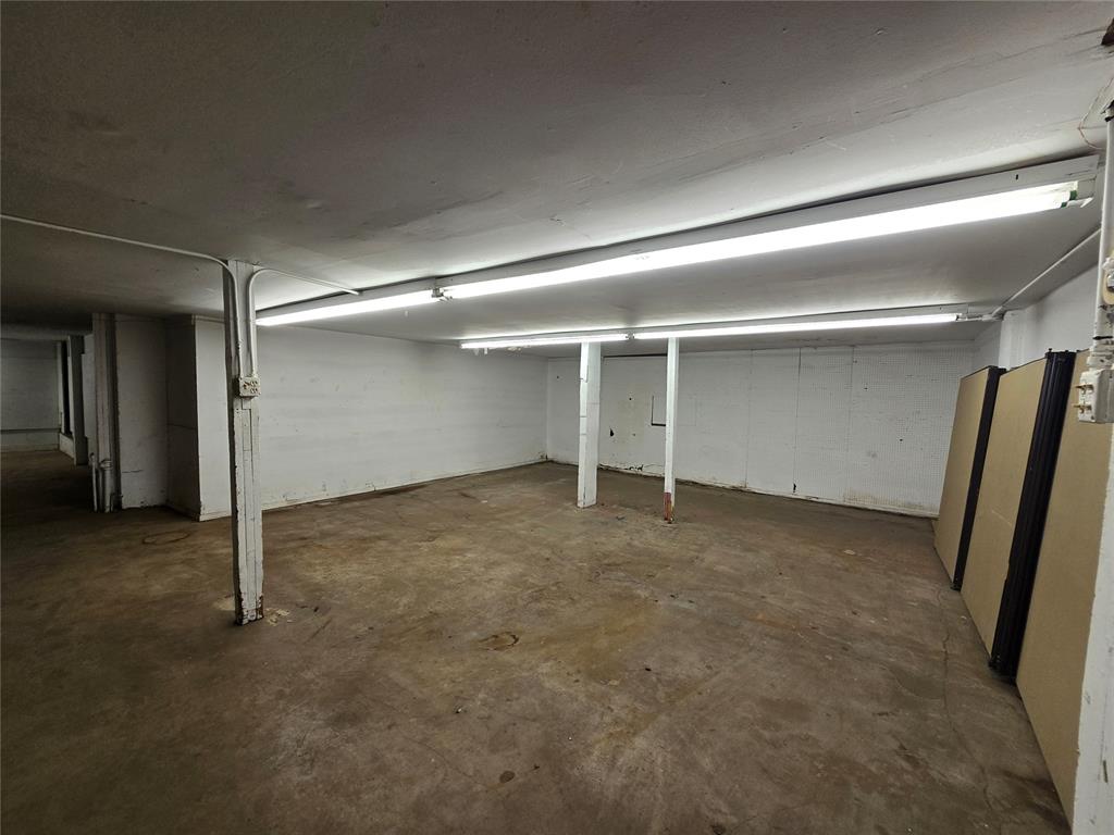 501 E Main Street Property Photo 23