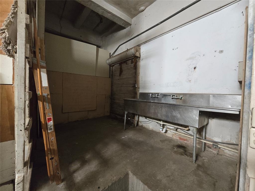 501 E Main Street Property Photo 29