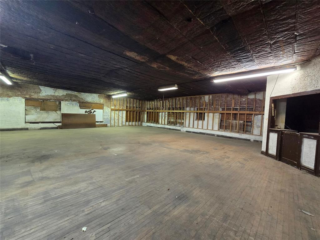 501 E Main Street Property Photo 39