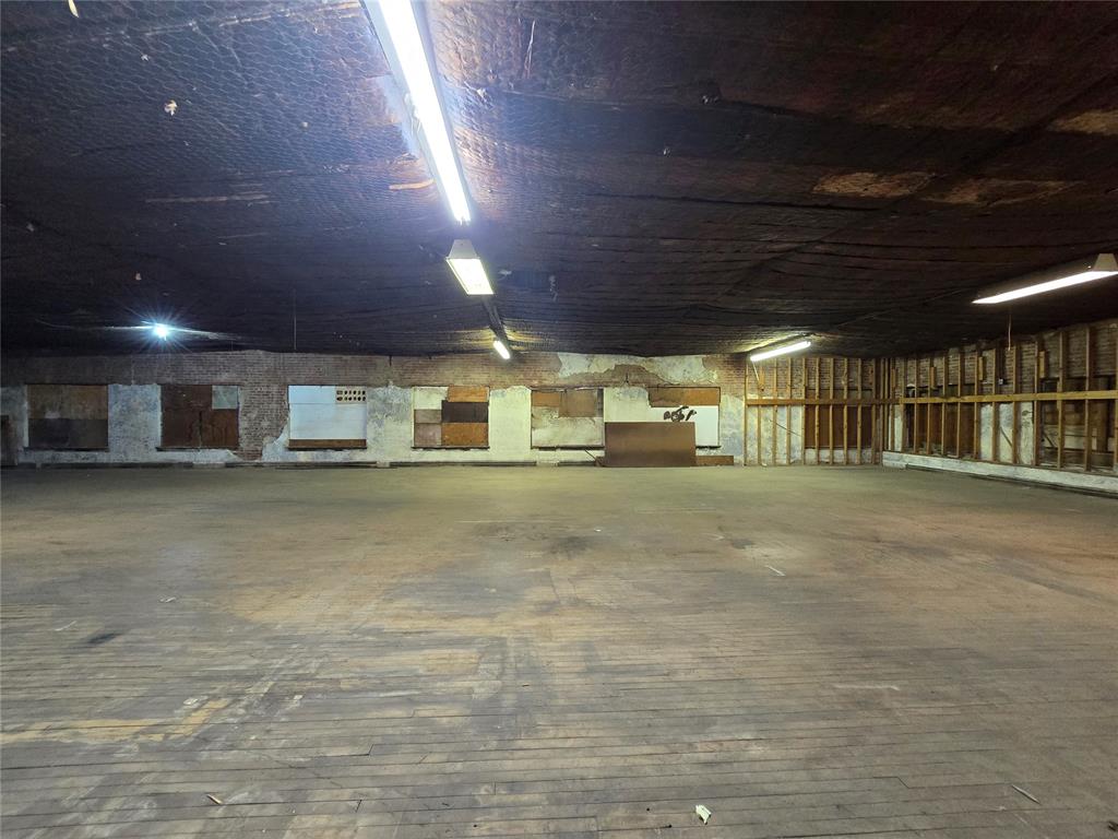 501 E Main Street Property Photo 40