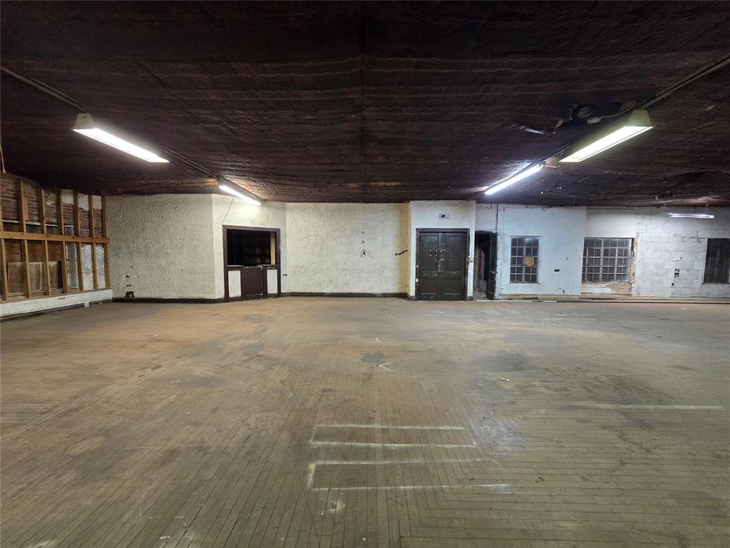 501 E Main Street Property Photo 43
