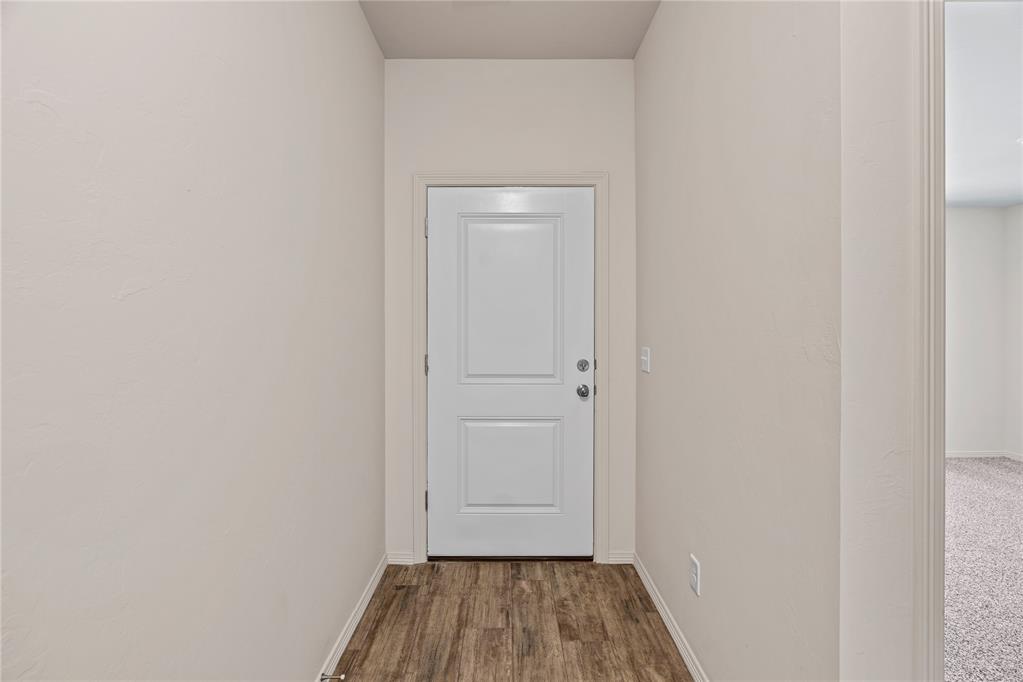 4653 Lincoln Landing Property Photo 6