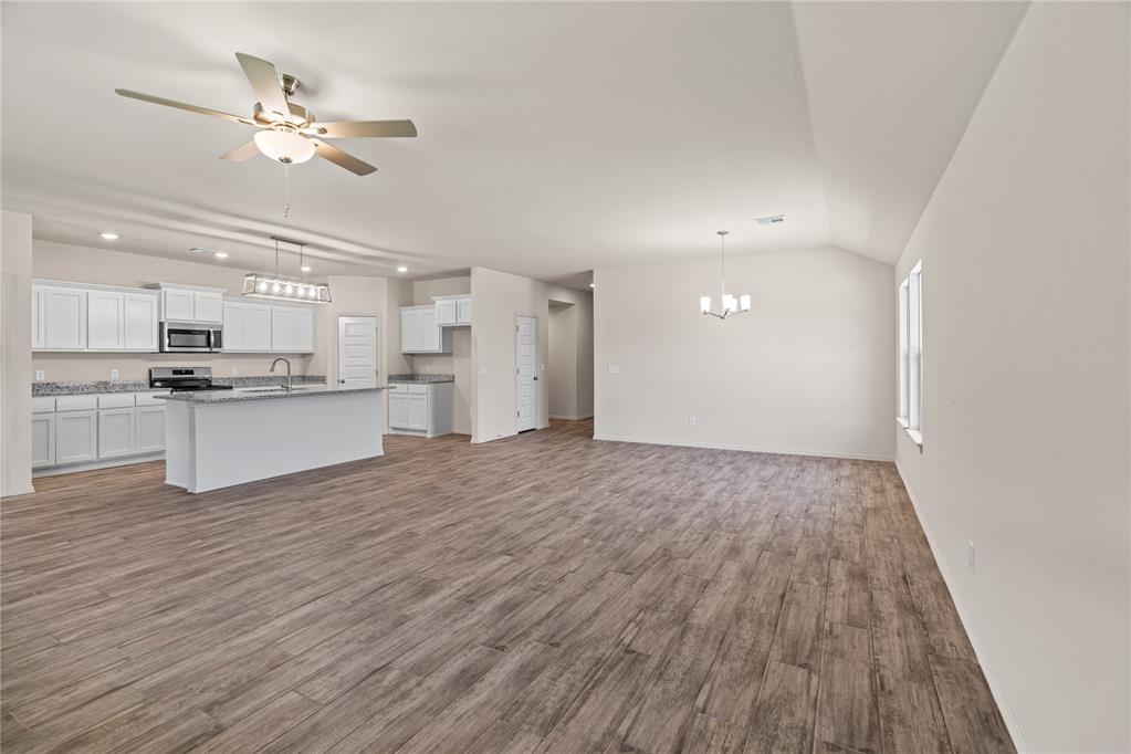 4653 Lincoln Landing Property Photo 8