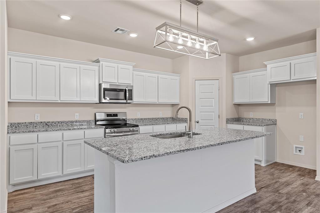 4653 Lincoln Landing Property Photo 9