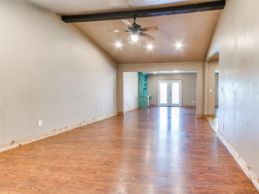 613 S Avery Street Property Photo 11