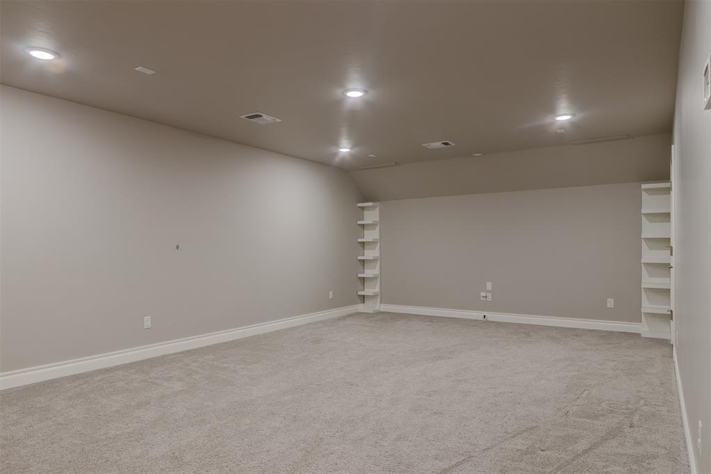 12916 Ponderosa Boulevard Property Photo 9