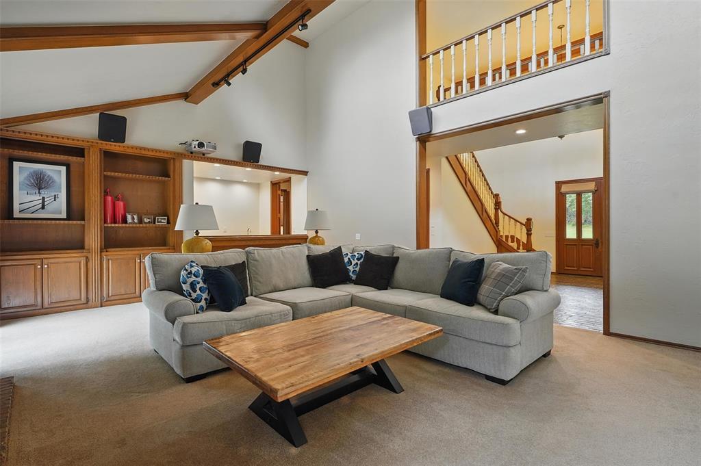 2108 Woodhill Road Property Photo 9